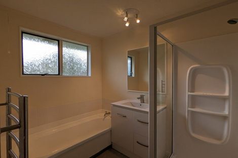 Photo of property in 9 Exploration Way, Whitby, Porirua, 5024