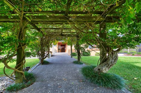 Photo of property in 146 Cliff View Drive, Green Bay, Auckland, 0604