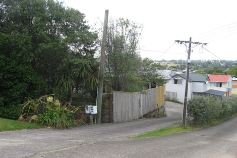 Photo of property in 252 Wairau Road, Glenfield, Auckland, 0627