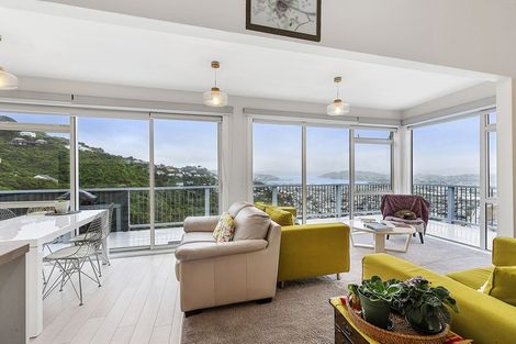 Photo of property in 8 Pari Tai Way, Houghton Bay, Wellington, 6023