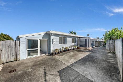 Photo of property in 2/39 Templeton Place, Clendon Park, Auckland, 2103