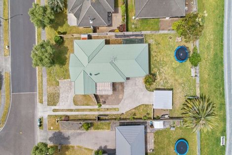 Photo of property in 27 Corinth Grove, Papamoa Beach, Papamoa, 3118