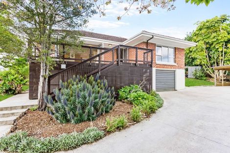 Photo of property in 6 Woodward Avenue, Mangere Bridge, Auckland, 2022