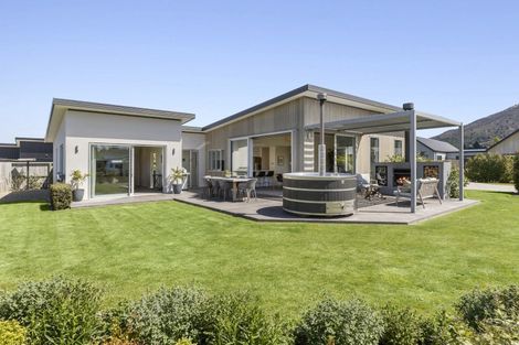 Photo of property in 10 Teal Place, Lake Hawea, Wanaka, 9382