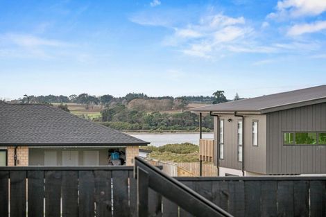 Photo of property in 42 Opouatu Avenue, Glenbrook, 2681