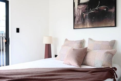 Photo of property in 4/25 Griffen Park Road, Mount Roskill, Auckland, 1041