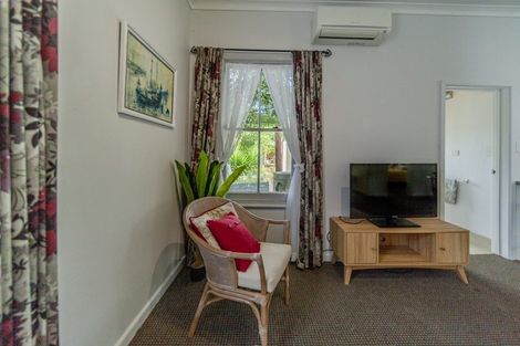 Photo of property in 8 Chaucer Road, Hospital Hill, Napier, 4110