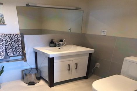 Photo of property in 1/28 Beach Road, Castor Bay, Auckland, 0620