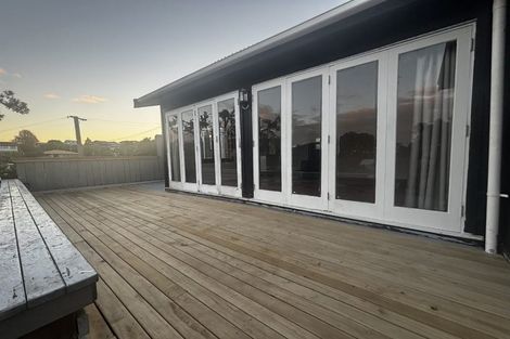 Photo of property in 18 Omokoroa Road, Omokoroa, 3114