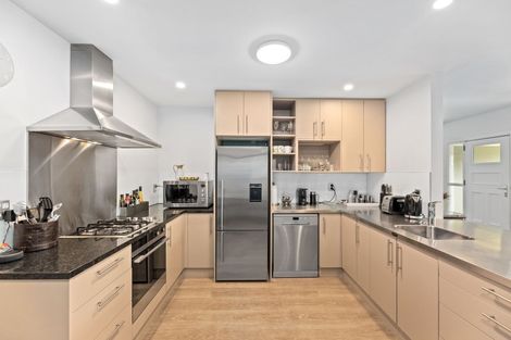 Photo of property in 66 Kahu Road, Fendalton, Christchurch, 8041