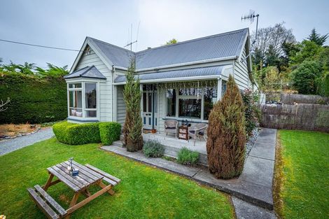 Photo of property in 68 Peel Street, Geraldine, 7930