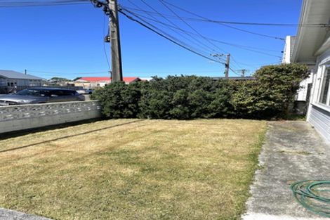 Photo of property in 100 Yule Street, Lyall Bay, Wellington, 6022