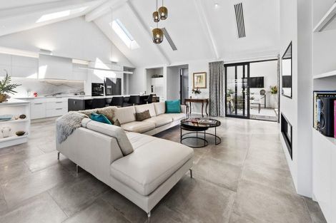 Photo of property in 17 Lees Road, Strowan, Christchurch, 8052