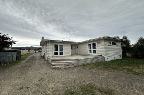 Photo of property in 13 Bartholomew Road, Levin, 5510