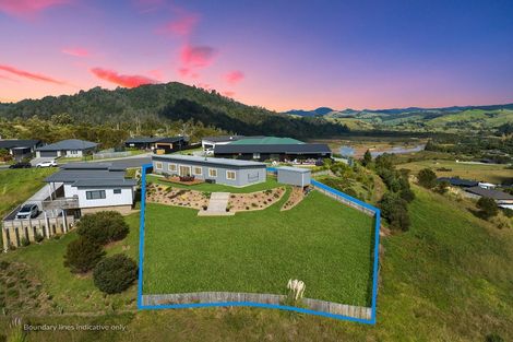 Photo of property in 16 Manatu Close, Whangamata, 3691