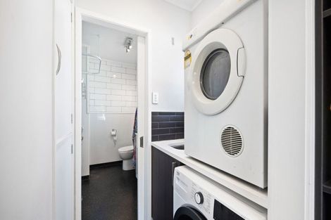 Photo of property in 4b Fernleigh Avenue, Waiuku, 2123