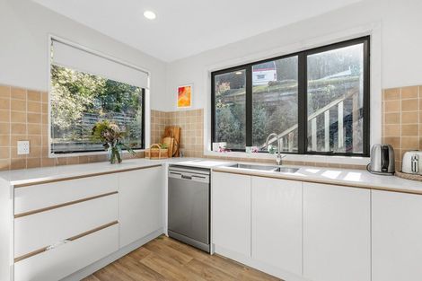 Photo of property in 8 Wye Place, Fernhill, Queenstown, 9300