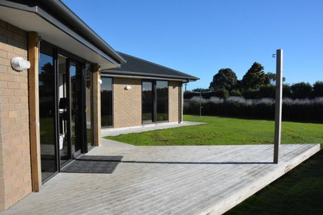 Photo of property in 3 Ta Paora Drive, Bell Block, New Plymouth, 4312