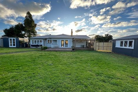 Photo of property in 6 Stonehurst Avenue, Waiuku, 2123