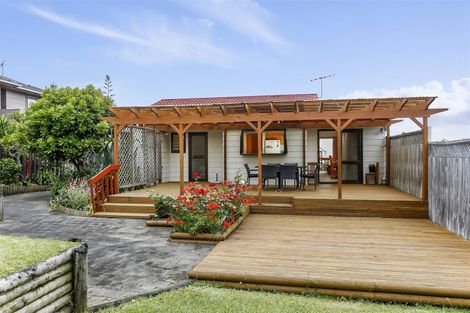 Photo of property in 10 Ceramco Place, Torbay, Auckland, 0630