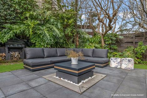 Photo of property in 6 Crownhill Street, Spotswood, New Plymouth, 4310