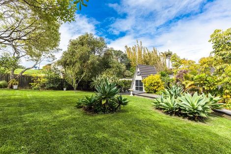 Photo of property in 30c Marine Parade, Mellons Bay, Auckland, 2014
