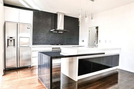 Photo of property in 21 Loughros Place, Pinehill, Auckland, 0632