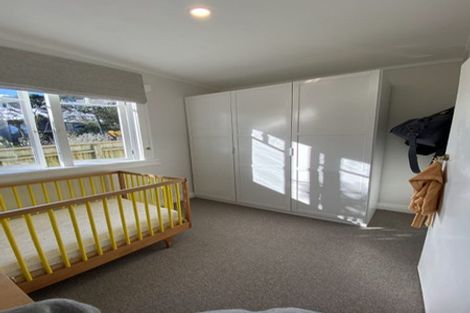 Photo of property in 35 Bayview Road, Paremata, Porirua, 5024