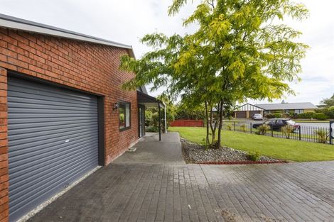 Photo of property in 20 Colonial Place, Kelvin Grove, Palmerston North, 4414
