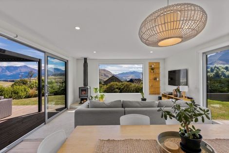 Photo of property in 3 Caithness Court, Jacks Point, Queenstown, 9371