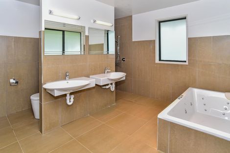 Photo of property in 480 Creightons Road, Clevedon, Papakura, 2582