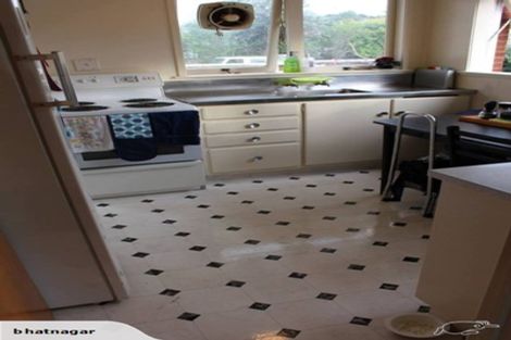 Photo of property in 2/34 Chartwell Avenue, Glenfield, Auckland, 0629