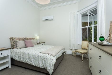 Photo of property in 10a Olwyn Place, Greenhithe, Auckland, 0632