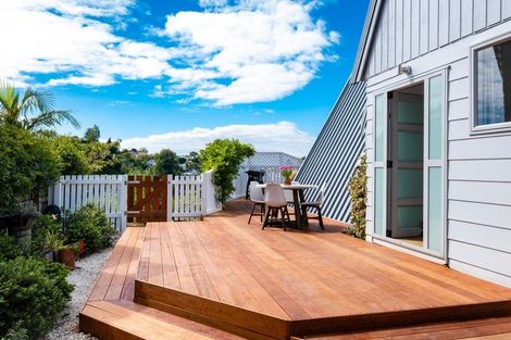 Photo of property in 6 Fitzroy Road, Bluff Hill, Napier, 4110