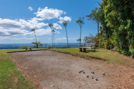 Photo of property in 531 Scenic Drive, Waiatarua, Auckland, 0612