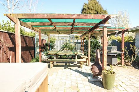 Photo of property in 2/206 Mcleod Street, Camberley, Hastings, 4120