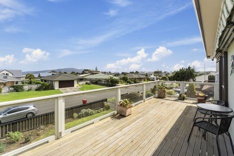 Photo of property in 7 Major Durie Place, Waikanae Beach, Waikanae, 5036