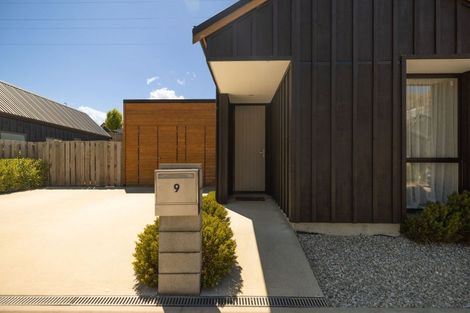 Photo of property in 9 Huxley Place, Lake Hayes, Queenstown, 9304
