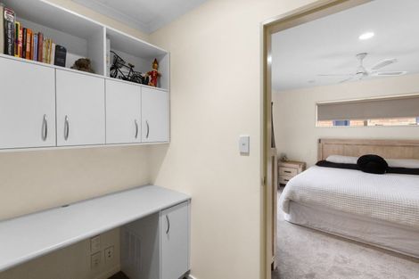 Photo of property in 13 Flemington Place, Taradale, Napier, 4112