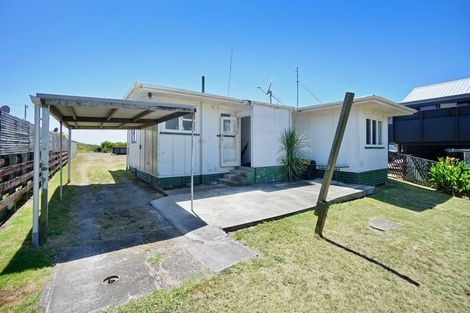 Photo of property in 926 Papamoa Beach Road, Papamoa Beach, Papamoa, 3118