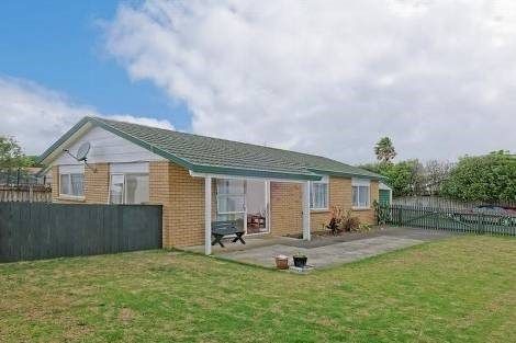 Photo of property in 11a Bill Phillip Place, Clendon Park, Auckland, 2103