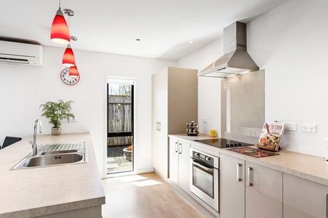 Photo of property in 19 Sunstone Crescent, Brown Owl, Upper Hutt, 5018