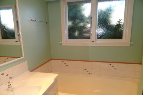 Photo of property in 18 Longmuir Street, Ilam, Christchurch, 8041