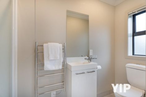 Photo of property in 15 Brindle Way, Newlands, Wellington, 6037