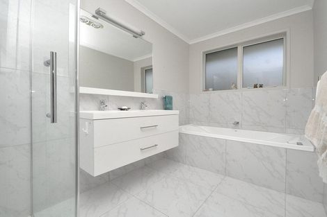 Photo of property in 14 Twomey Drive, Pukekohe, 2120