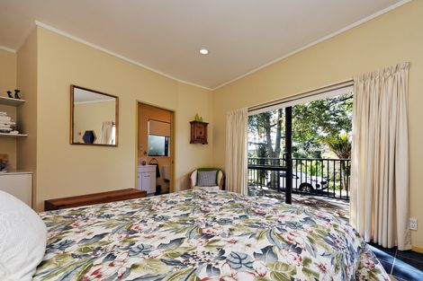 Photo of property in 146 Cliff View Drive, Green Bay, Auckland, 0604