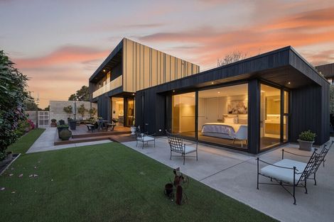 Photo of property in 98 Major Hornbrook Road, Mount Pleasant, Christchurch, 8081