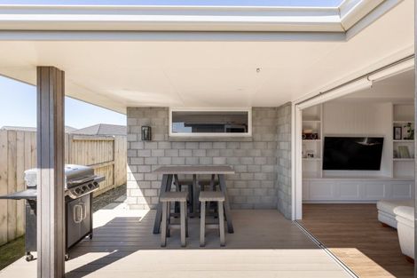 Photo of property in 19 Saddlers Way, Papamoa, 3118