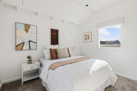 Photo of property in 18 Forres Street, Seatoun, Wellington, 6022