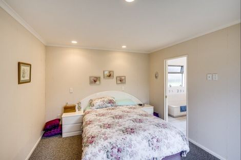 Photo of property in 14 Claridge Place, Taradale, Napier, 4112